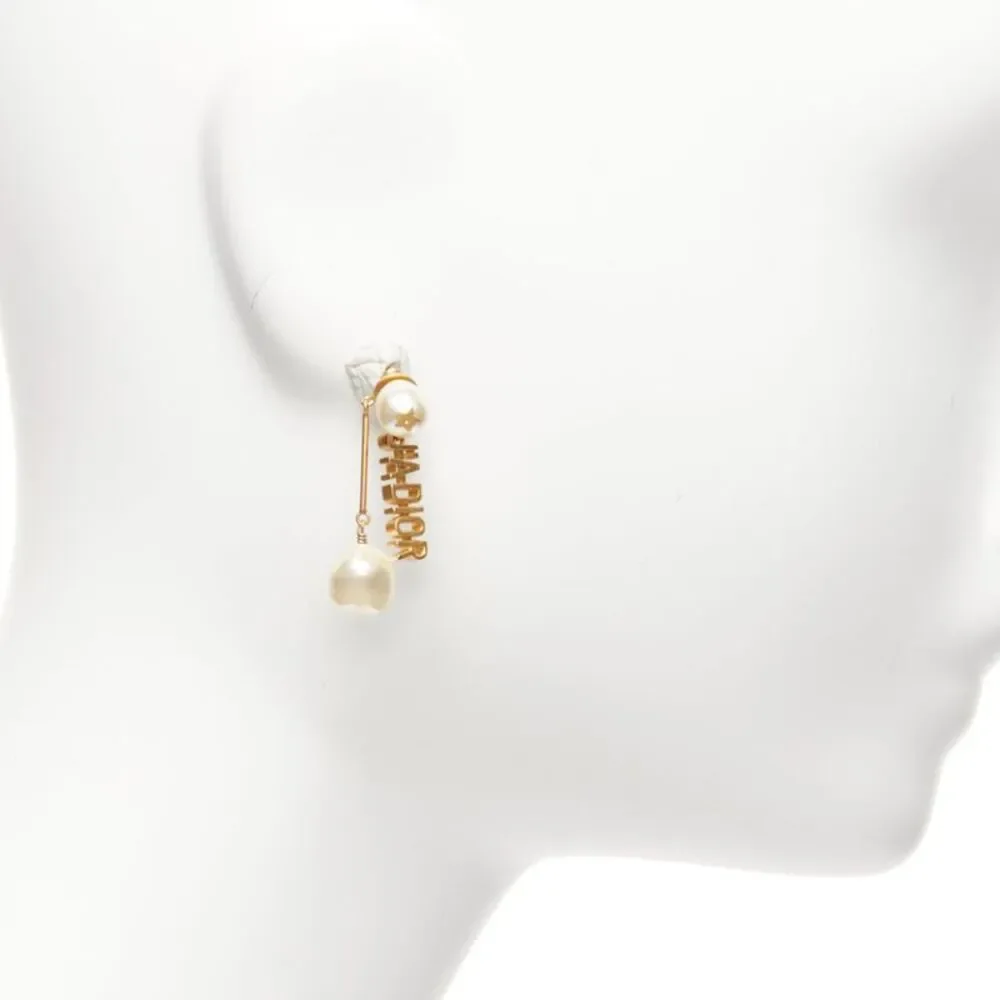 Dior Pearl Star Asymmetric Earrings